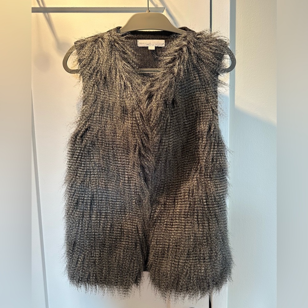 New York Company gray faux feather vest with knit sweater back - size M - Picture 2 of 7